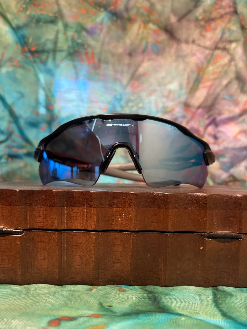 Oakley Men’s Matte Black / Prizm Deep Water Polarized